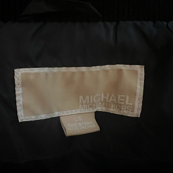 Michael Kors Women’s Puffer Coat / Jacket Size L - Picture 3 of 3